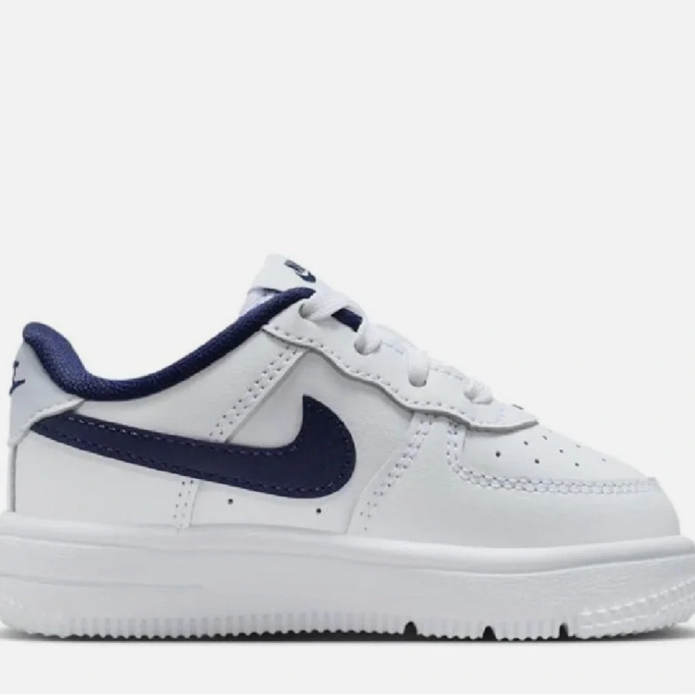 Nike force low